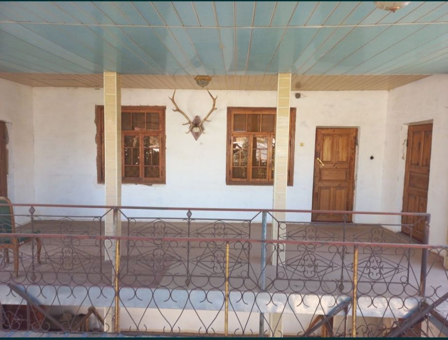 Termiz shahrida barcha sharoitlarga ega ikki qavatli uy-joy sotiladi