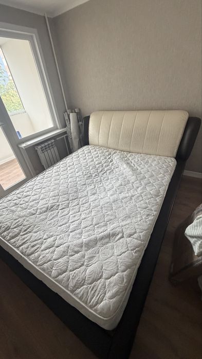 Продам двухспальную кровать