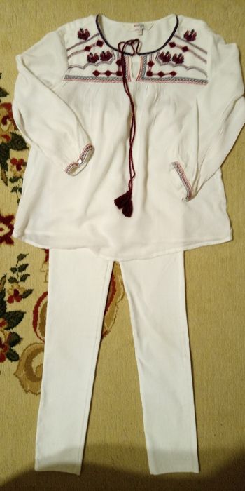 Блузка в этно-стиле, х/б+вышивка и брючки белые на девочку 9-10 лет.