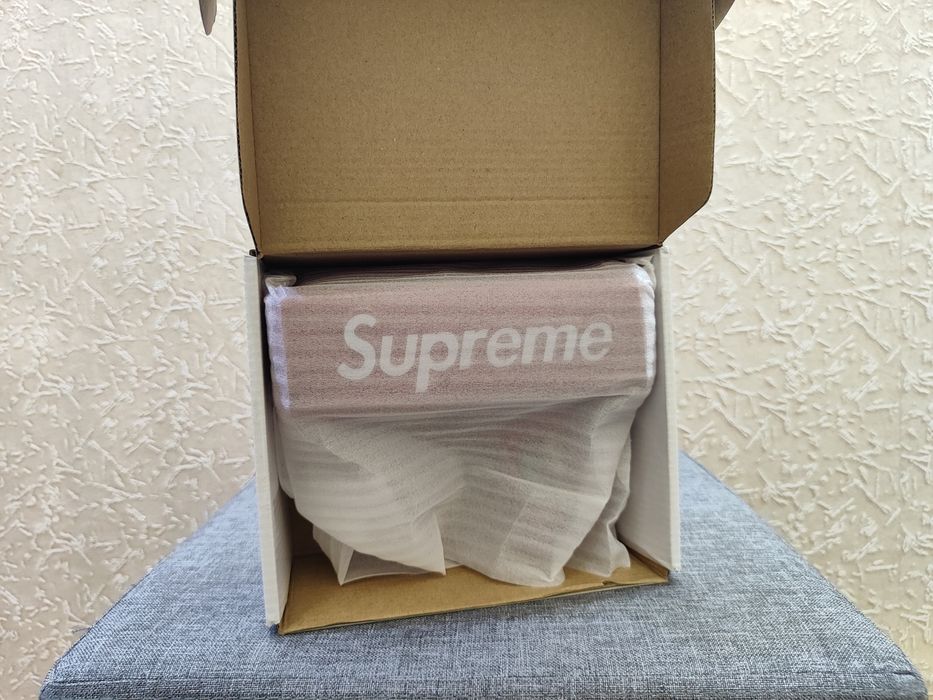 Продам новый денежный пистолет Supreme