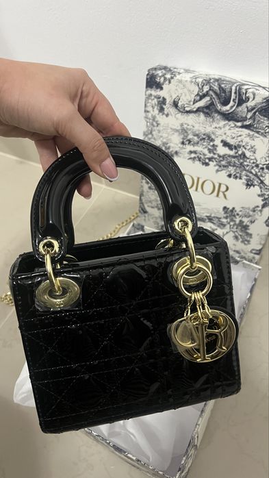 Колекционерска дамска чанта Mini Lady Dior