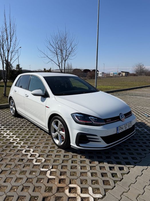 Vând Volkswagen golf GTI Performance