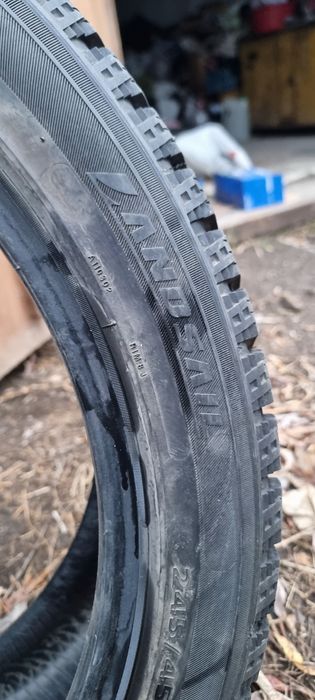 Продам шипованые шины Landsail