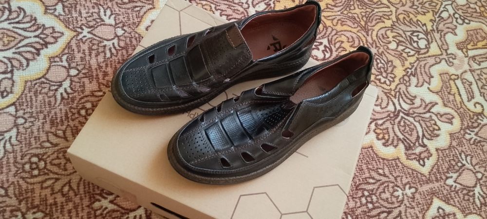 Продам обувь и трико