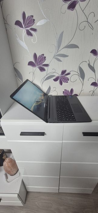 Vând Leptop HP 250 GB