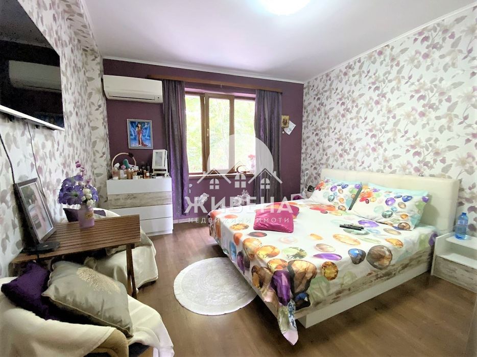 4-стаен апартамент в Идеален център, Варна, обща площ 180 кв.м