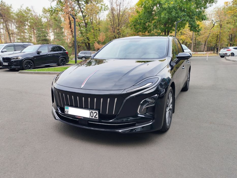 Хончи EQM 5 в одних руках