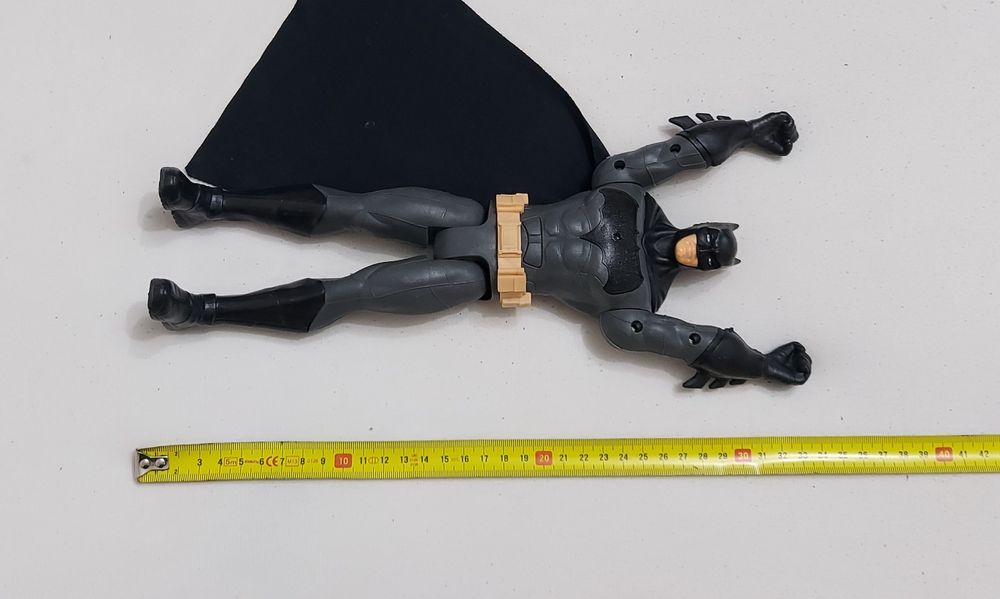 Figurina BATMAN articulată, super-erou Marvel, 35 cm.