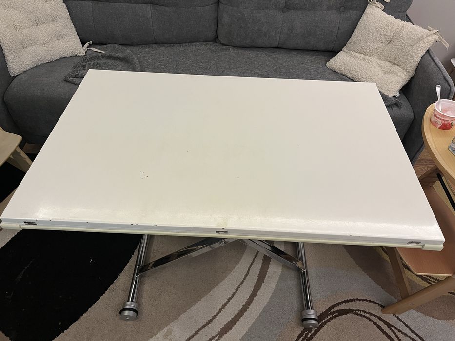 Разтегателна маса с повдигащ механизъм