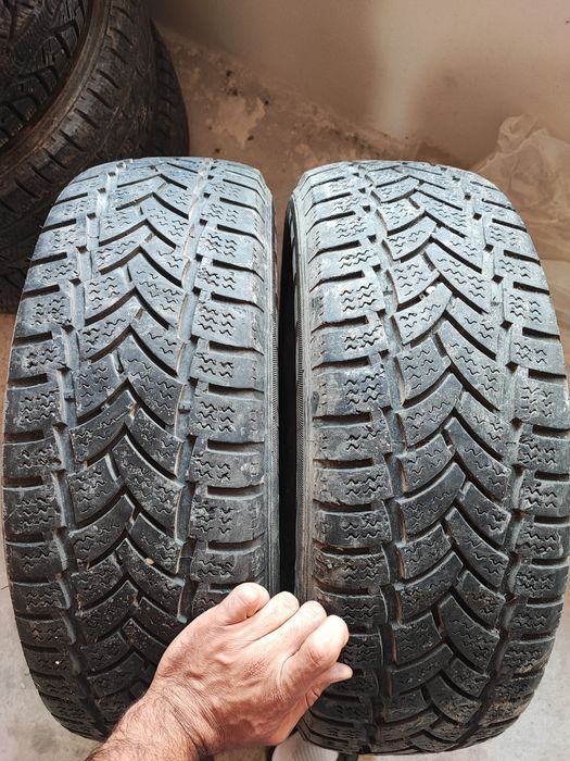 Vând sau schimb cauciucuri 235/65/16C