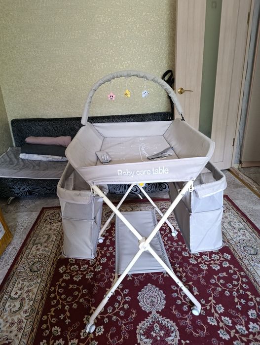 Продам пеленальный столик