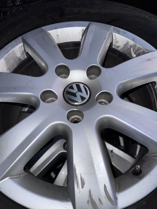 235/65 r17 M+S continental