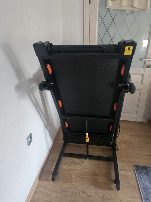 Продам беговую дорожку  GENAU TR50