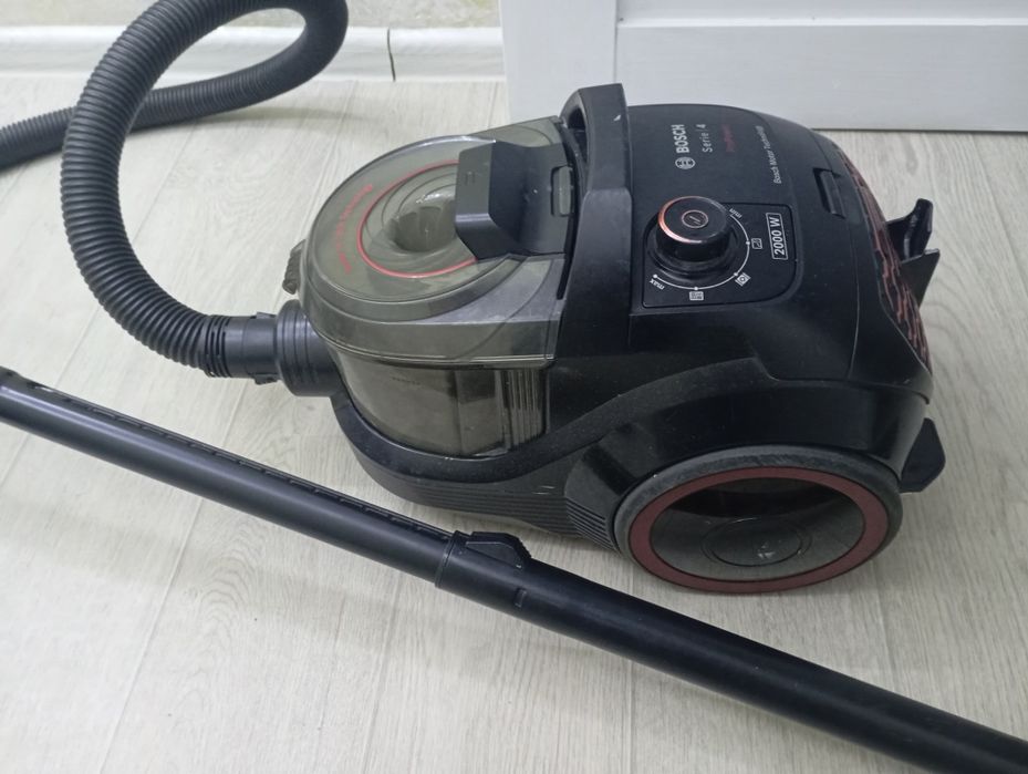 Пылесос Bosch 4 series