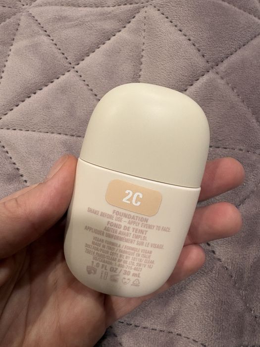 Kylie cosmetics skin tint 2c