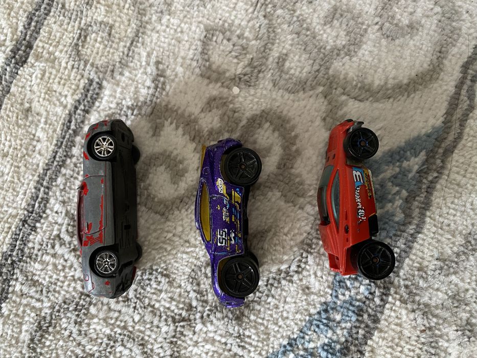 Продам игрушки ,самолет , машинки