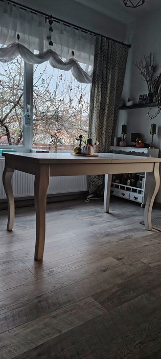 Masa dining extensibila