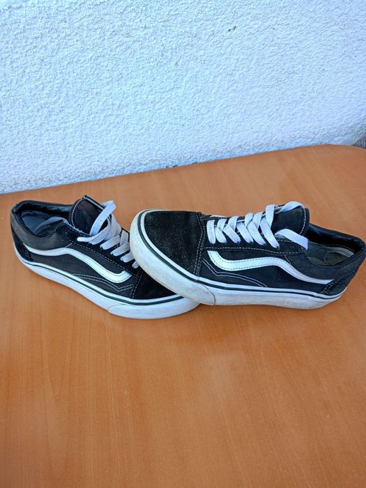 Vând pantofi sport  Vans,produs de calitate,mărimea 38