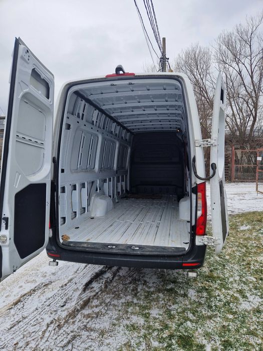 Oferim servicii de Transport marfa si mutări