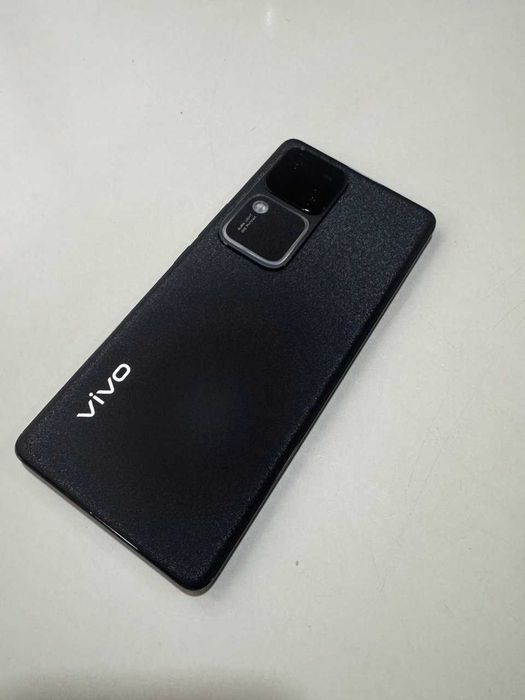 продам Vivo V 30 в идеальном состоянии