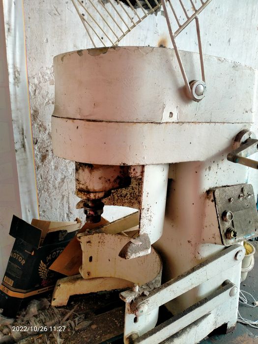 Производственный тестомес