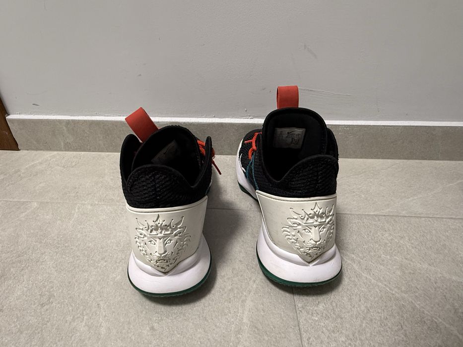 Маратонки NIKE Lebron Witness IV