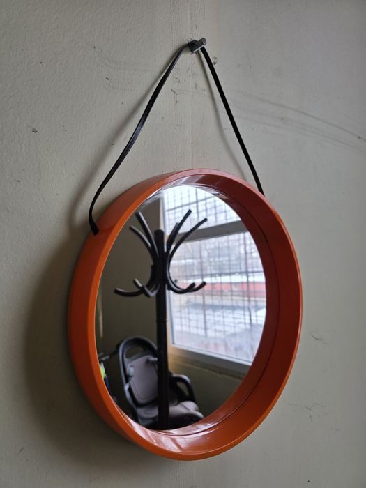 Oglinda mid-century.