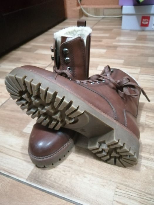 Ghete fete ,în stare foarte  bună  ,foarte călduroase