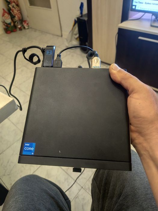 продавам компютър hp 400 G9 mini i5 12500T 16GB 256GB NVME ssd