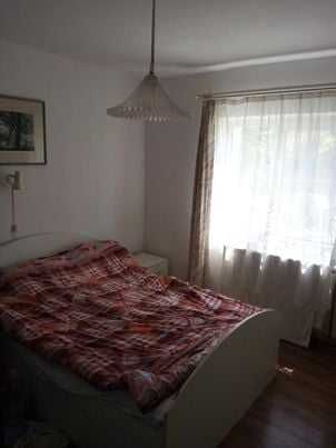 Închiriez apartament cu 3 camere