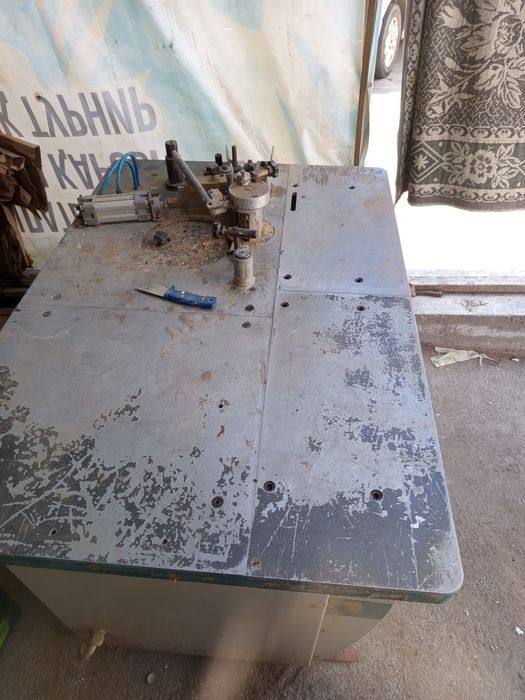 Кромкооблицовочный станок