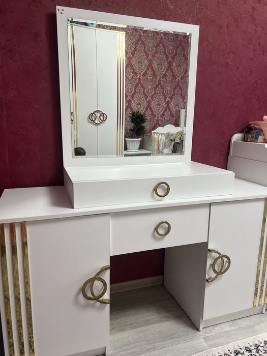 Спальная гарнитура