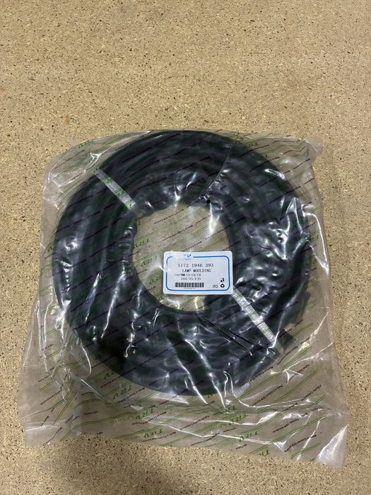 Уплотнитель проема BMW