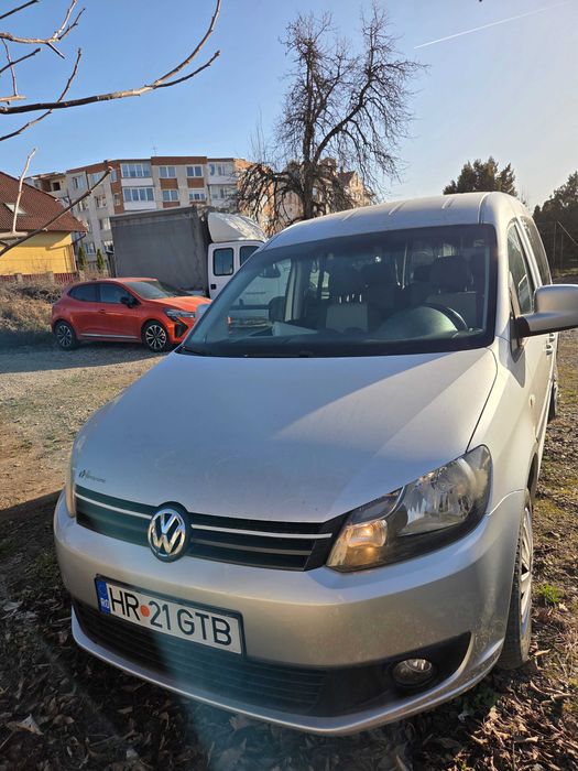 Volkswagen Caddy cu rampă handicap