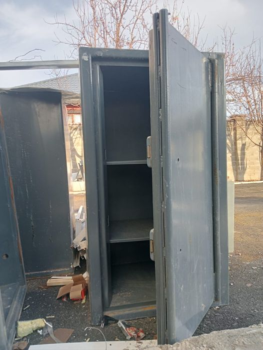 Сейф огнеупорнный