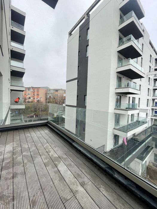 Balustrada din sticla securizata pentru balcoane