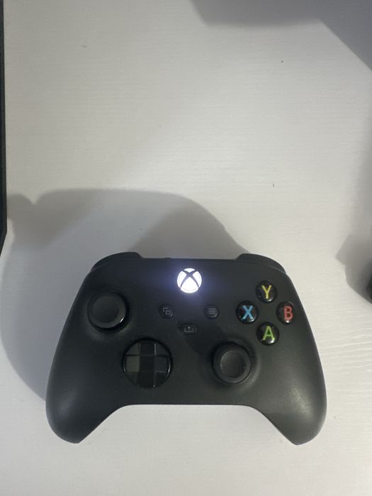 Xbox one+1 controler + 4 jocuri