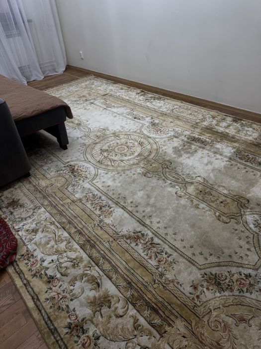 Ковер продам в хорошем состоянии