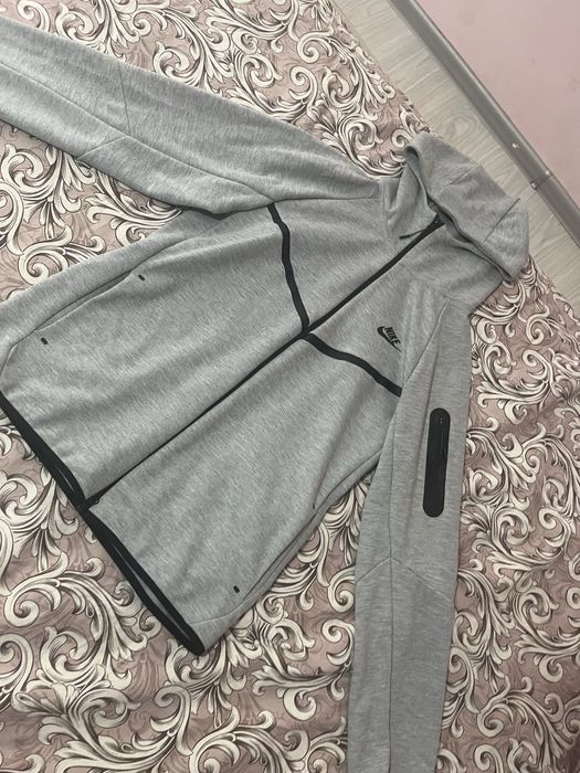 Продавам найк тек