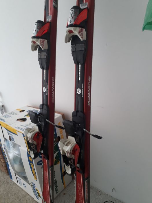 Ски, ски обувки и щеки