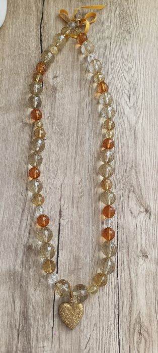 Coliere din imitație citrin și  mărgele negre/verzi