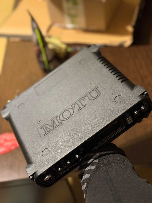 placa audio MOTU ultralite mk3 hybrid