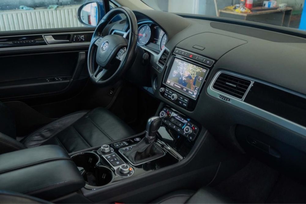 VW Touareg 7P Model EXCLUSIVE / 2017 / 262CP / EURO6 / 170.000 km
