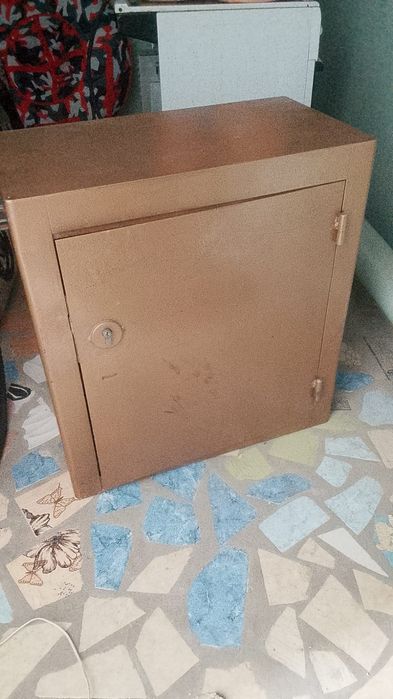 Продам железный сейф