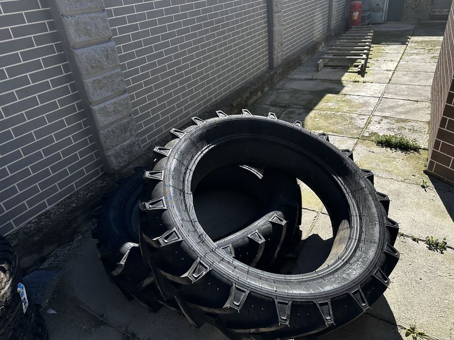 Новые грузовые комплект задние 15.5-38