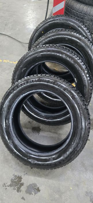 Продам шипованные шины