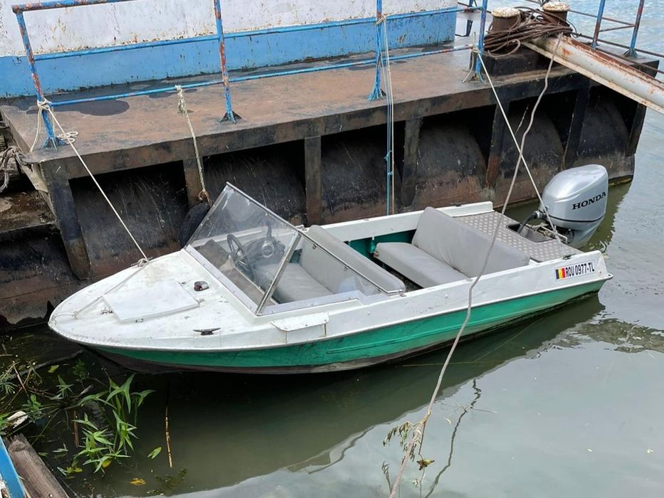 Ambarcatiune aluminiu cu Honda 50 CP