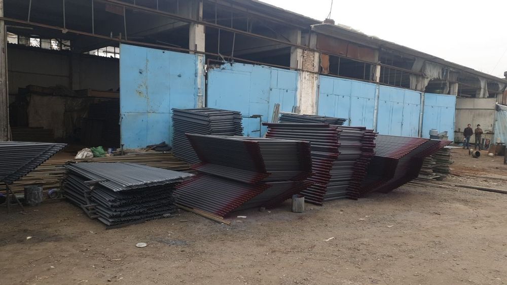 Teleskopicheskiy  stoyka. тойка леса lesa. Сдаётся  стойка монолитные