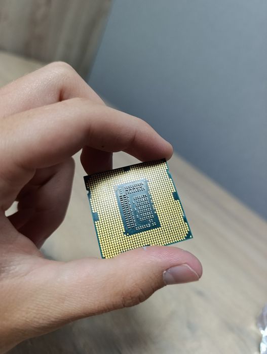 Процессор Intel Xeon E3-1220 v2 — 3.10 ГГц