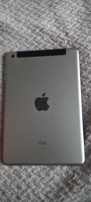 iPad планшет модель А1600